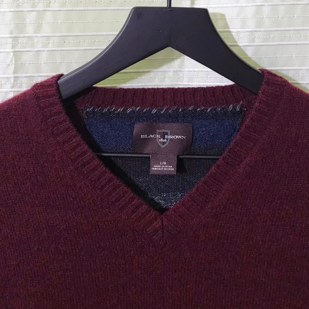 Black Brown 1926 Lambswool V-Neck Sweater Maroon w/ Grey Elbow Patches Size L